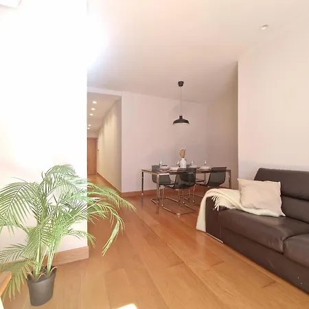 Céntrico Con Encantador Mirador By Aloha *