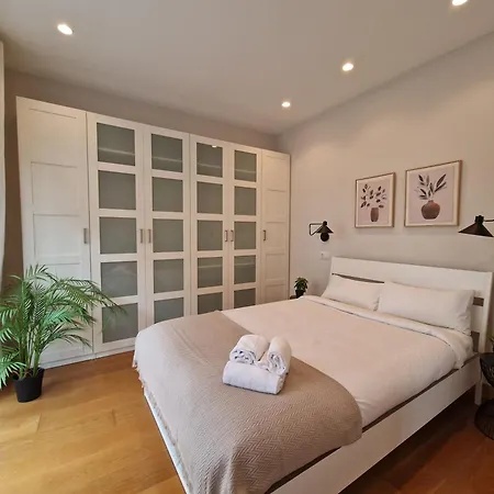 Céntrico Con Encantador Mirador By Aloha *